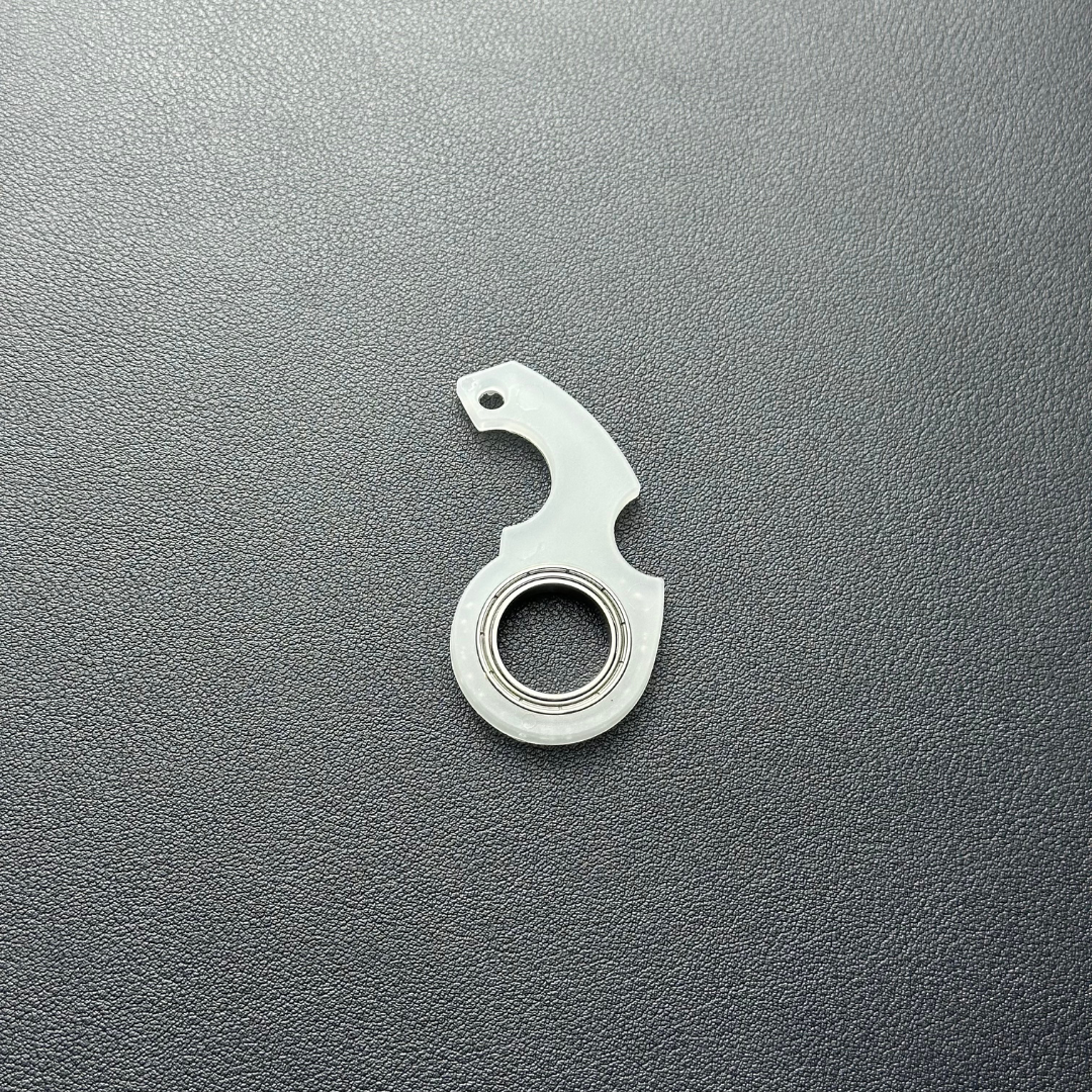 ميدالية مفاتيح سبينر (تتوهّج في الظلام) 1.0